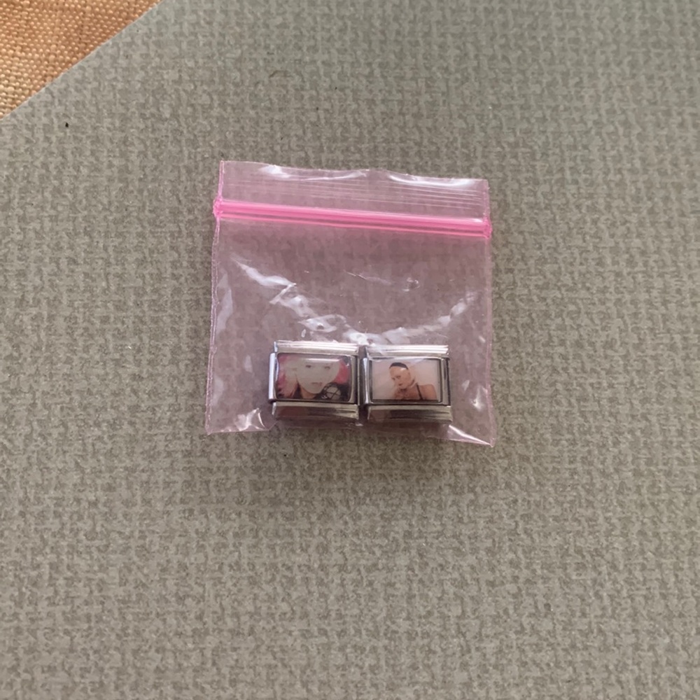 Gwen Stefani - No Doubt set of 2 Italian Charm links ~ NEW